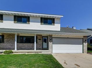 5862 Woodland Dr, Waunakee, WI 53597