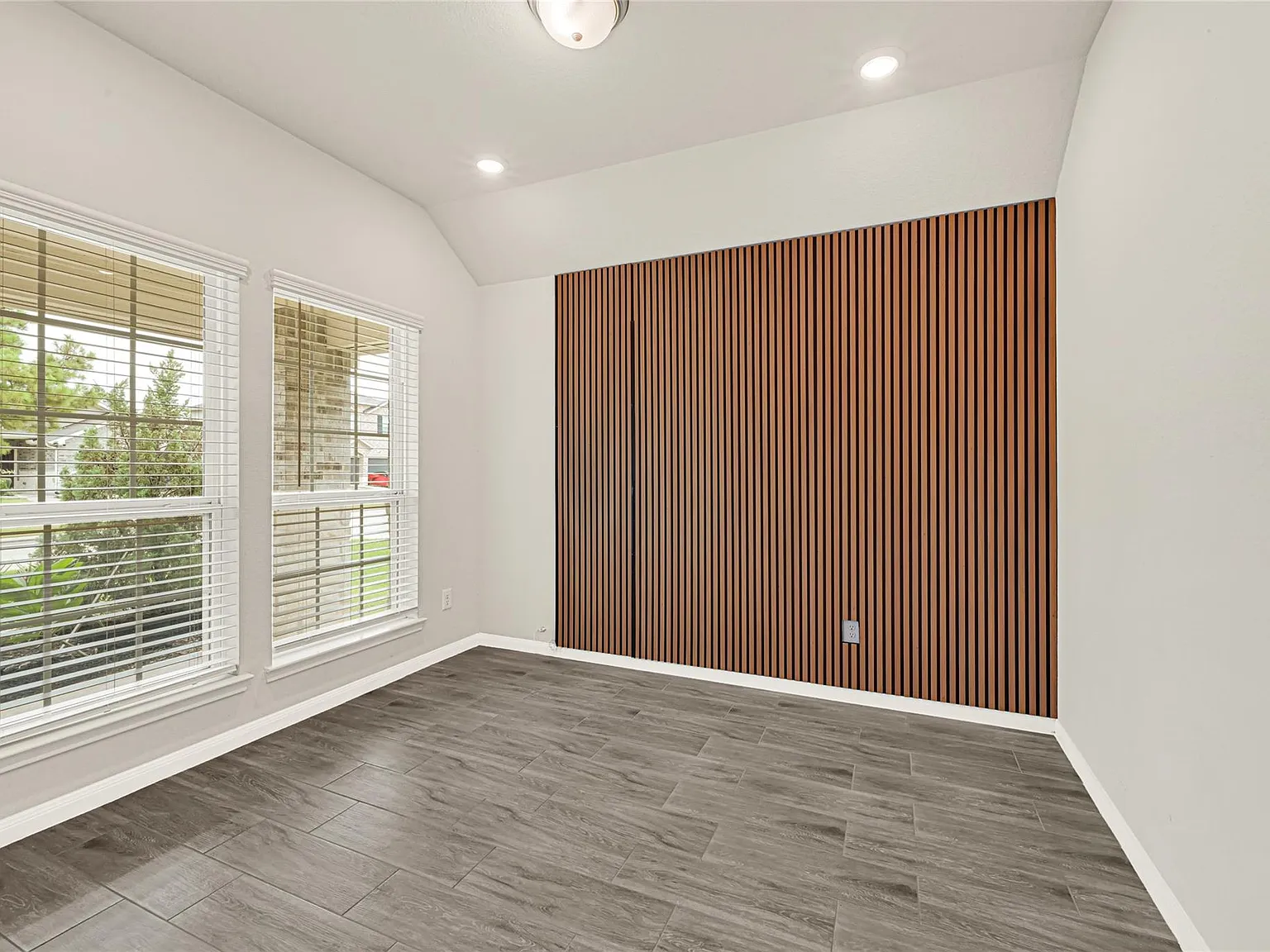 4 bed, 2.0 bath, 1831 sqft, $2,650 — Photo 4