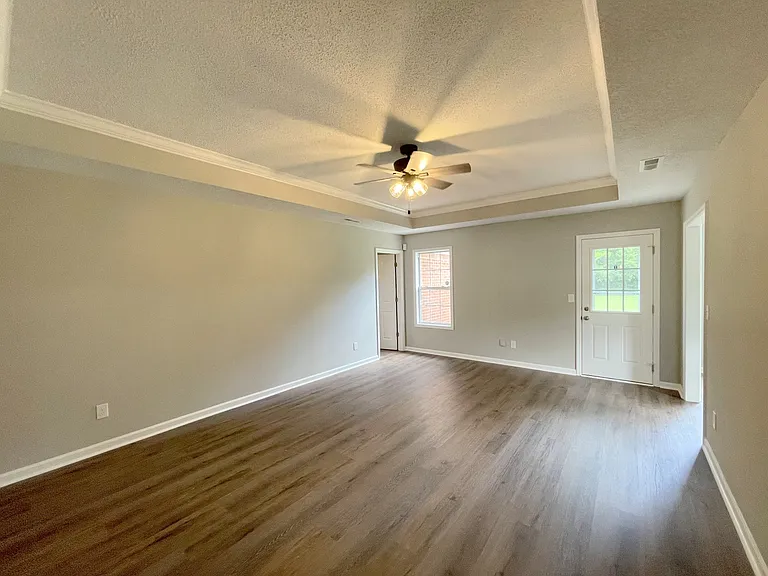 100 Brook Glen Dr — Photo 6