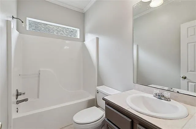 1555 Marigny Ave — Photo 11