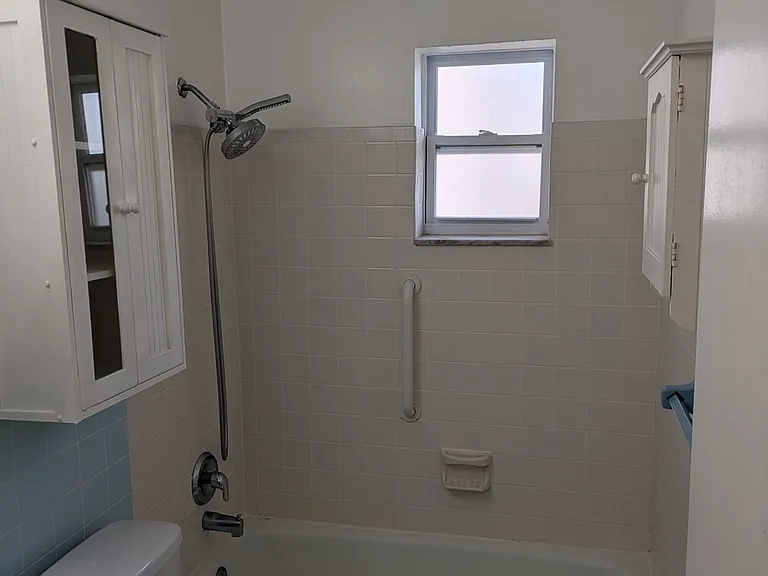 1403 Seaway Dr #B — Photo 6