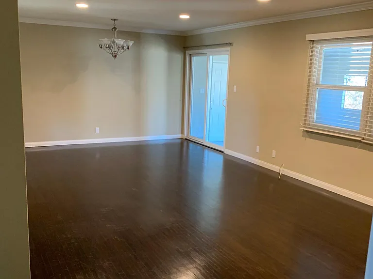 9030 Swinton Ave — Photo 9