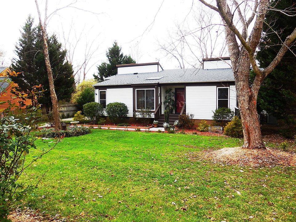 Lovely home off Camel Rd.