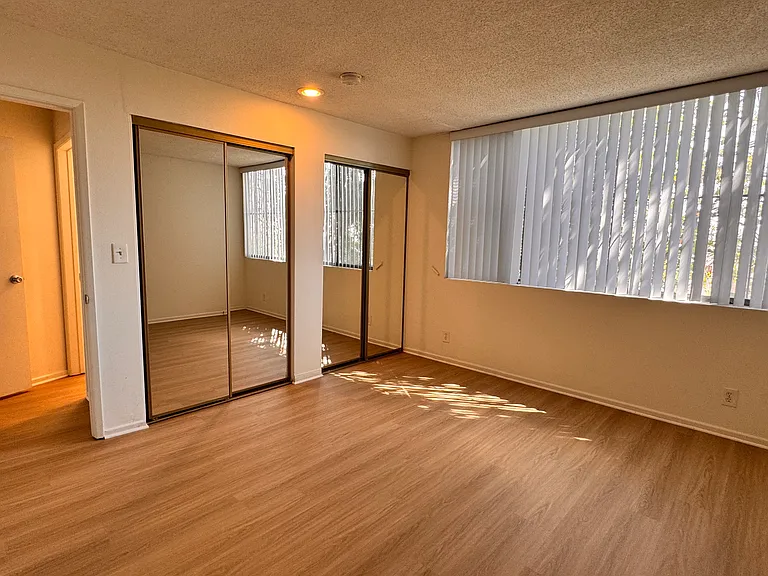 2101 E Charlotte St #20 — Photo 13