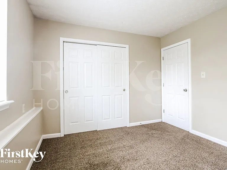 1056 Oak Leaf Rd — Photo 13