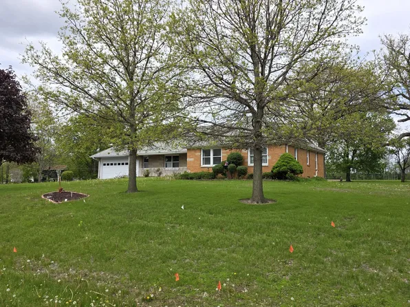 705 W Commercial St, Lyndon, IL 61261