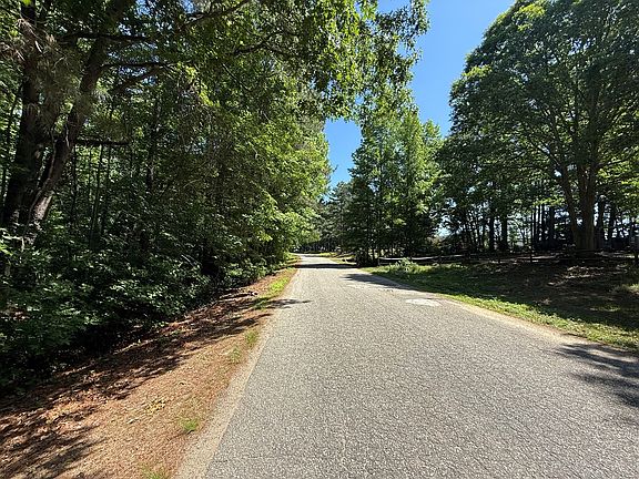 5th image of 8405 S Creek Rd