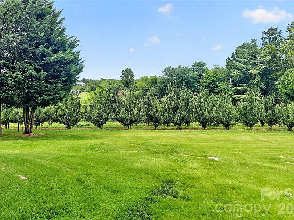 5th image of 26 Sweet Briar Path Way