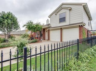 2720 Yoakum St, Fort Worth, TX 76108