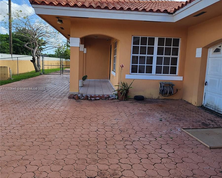 1st image of 525 NW 128th Ave #0