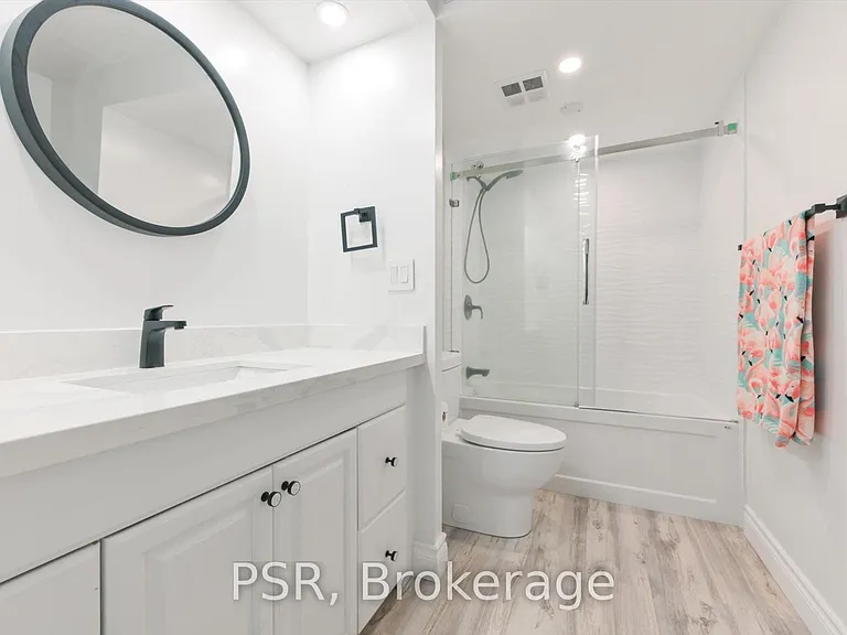 280 Simcoe St #1402 — Photo 20