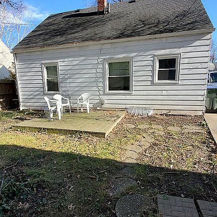 5th image of 2364 Parkview Dr