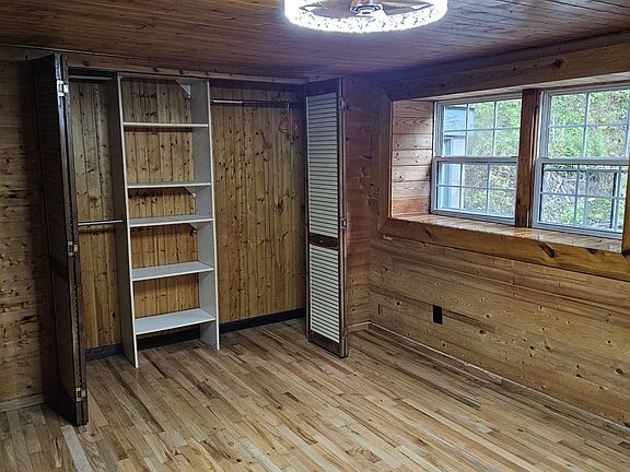 Master Bedrm closet area.