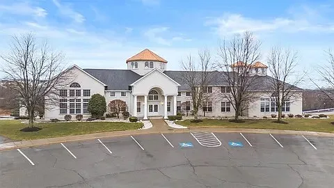 601 Pointe View Dr — Photo 6