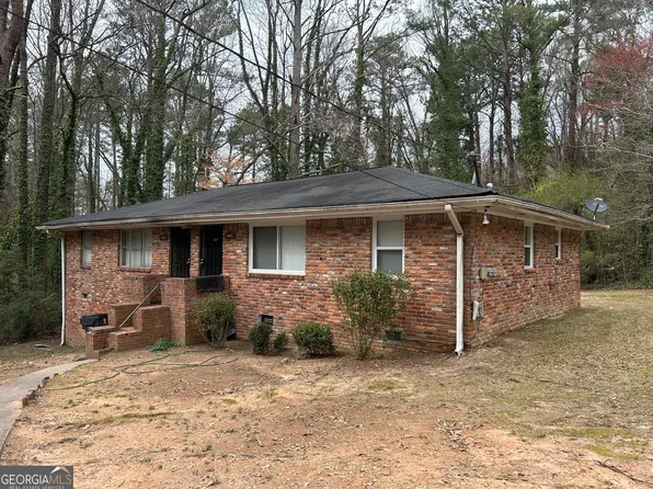 6450 Raymond Dr, Union City, GA 30291