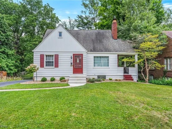12 Outlook St, Poland, OH 44514