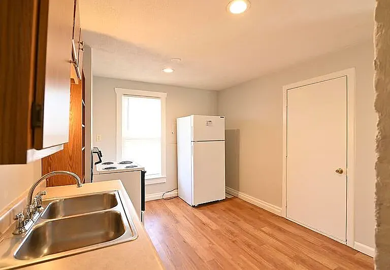 4038 Seward St #2 — Photo 3