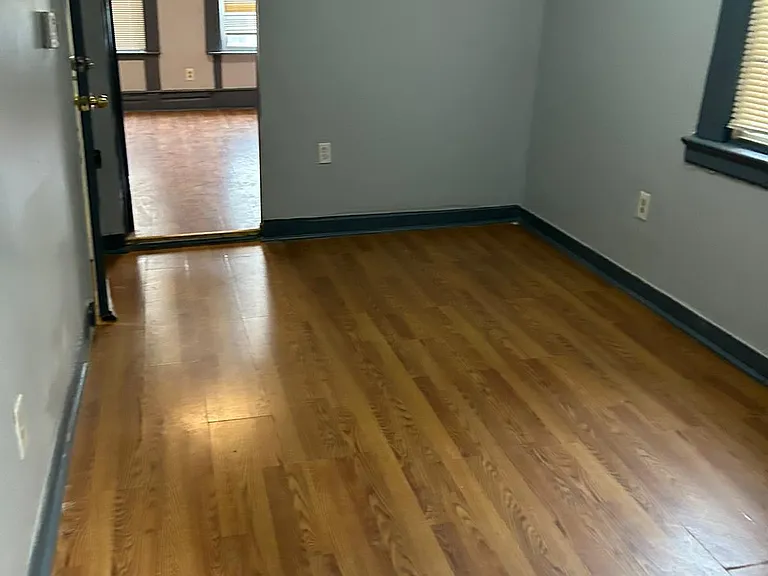 44 4th St #2R — Photo 3