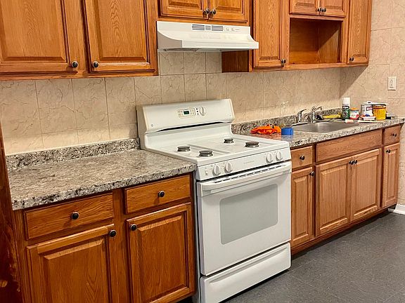 4th image of 2291 Loring Pl N #2