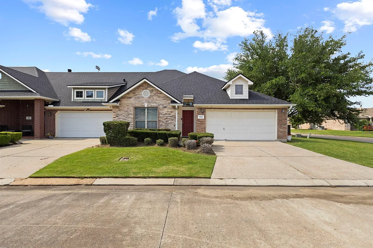 Building Photo - 405 Harbor Oaks Dr