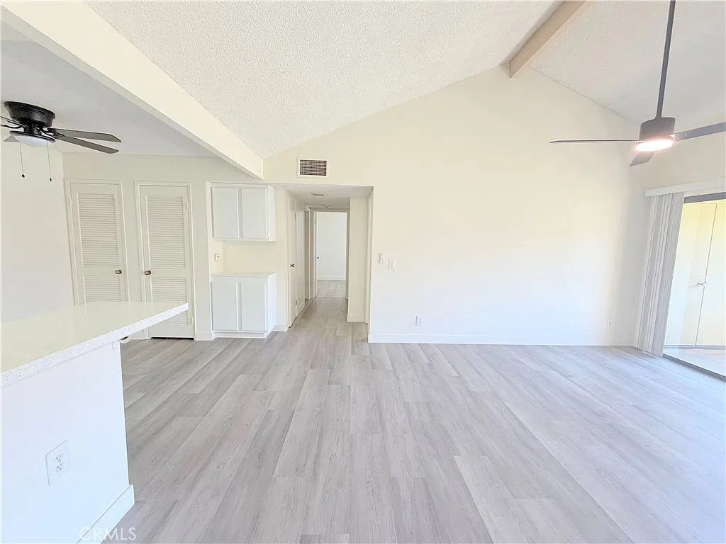 2 bed, 892 sqft, $2,395 — Photo 2