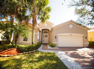 4026 W Whitewater Ave, Weston, FL 33332
