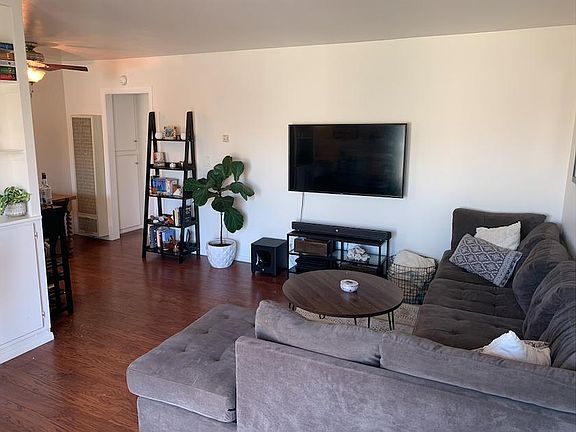 5th image of 1038 Turquoise St #15