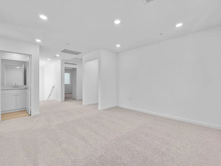 34427 Sakura Ln — Photo 17