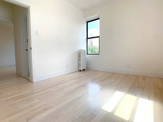 Rented by R New York | media 7