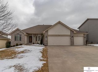 16015 Vernon Ave, Omaha, NE 68116