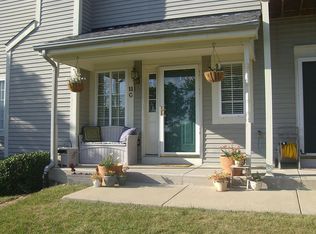 11 Windsor Cir UNIT C, South Elgin, IL 60177