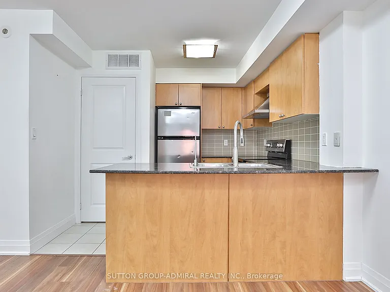 318 John St #265 — Photo 11