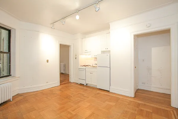 Rented by B Gans Management | media 9