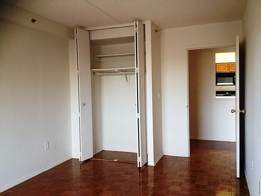 Rented by Prime Realty | media 33