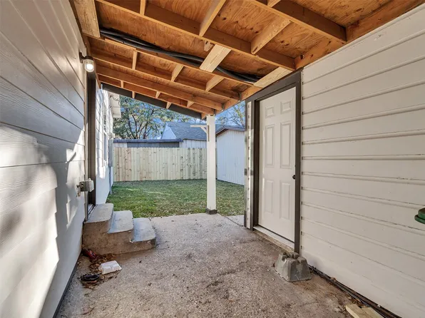 2416 Cumberland St #B, Houston, TX 77023