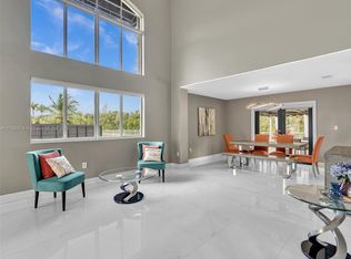 15066 SW 38th Ter, Miami, FL 33185