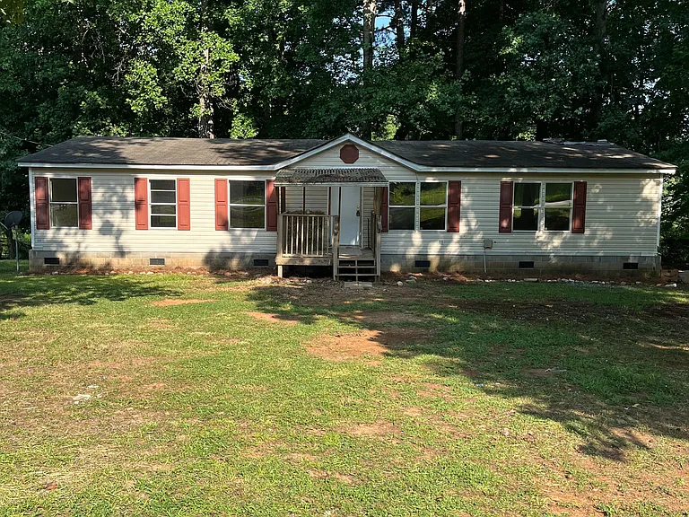 Garden Lake Dr — Photo 1