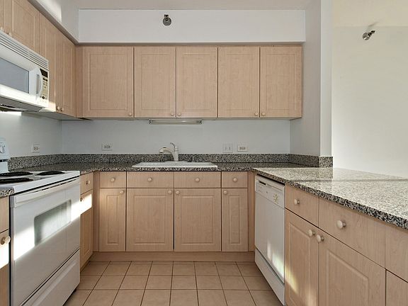 5th image of 512 N McClurg Ct APT 5409