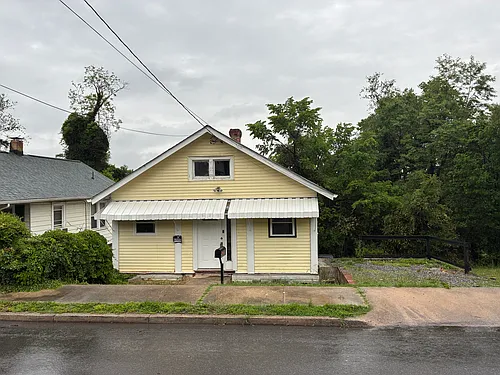 543 Chestnut Ave NW Photo 1