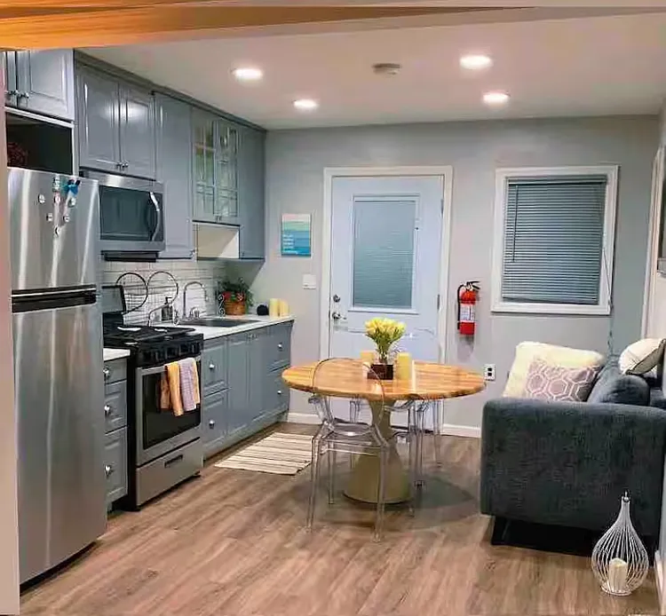 2 bed, $2,500 — Photo 2