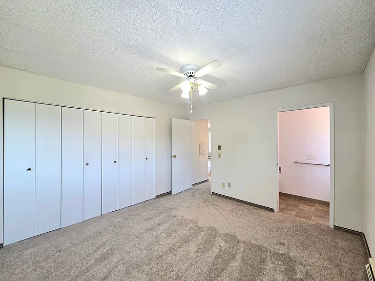 939 N Baker Ave — Photo 3