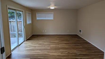3414 Honeywood St — Photo 5