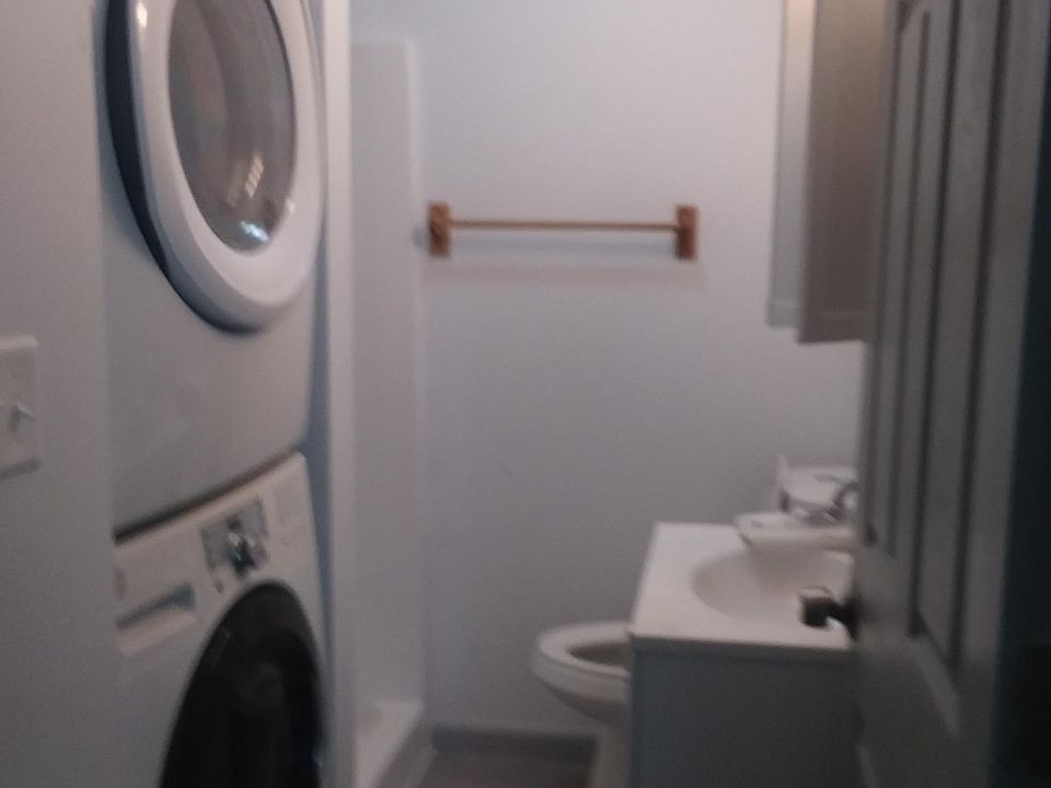 2nd image of 806 Spring St APT C