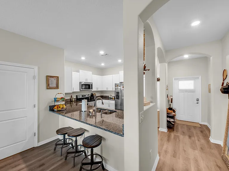 736 Royal Empress Dr — Photo 9