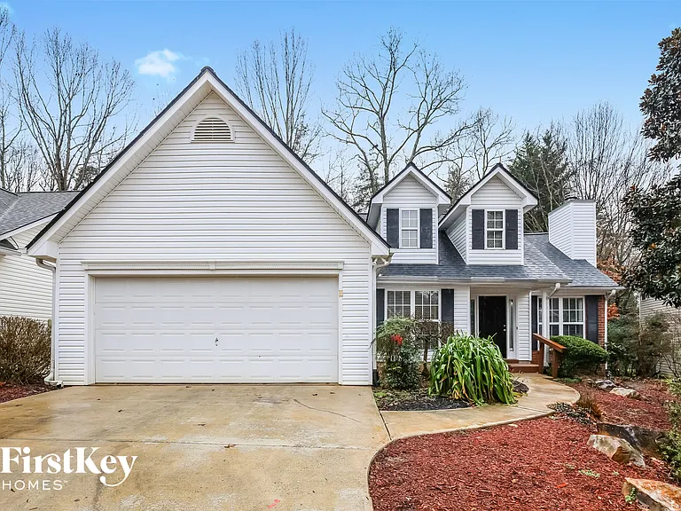 900 Charleston Ct — Photo 1