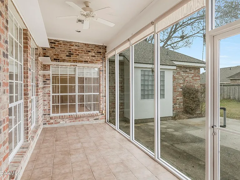 111 Hamlet Ln — Photo 29