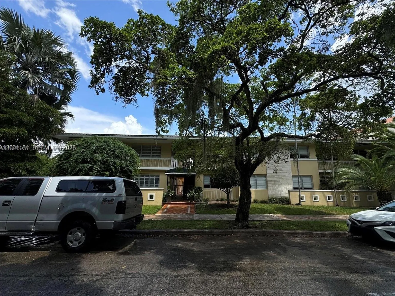 C Gab Douglas Sec — Photo 2