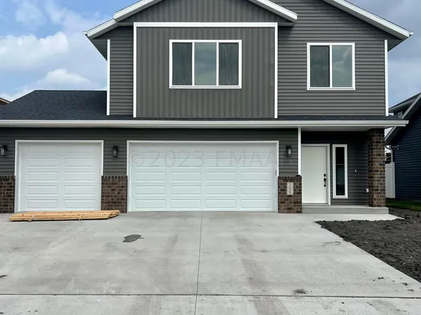 7328 Madelyn Ln S, Fargo, ND 58104