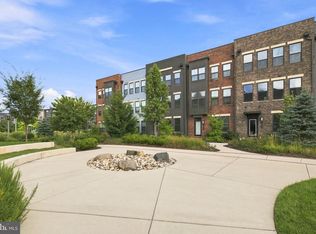 13041 Hattontown Sq, Herndon, VA 20171