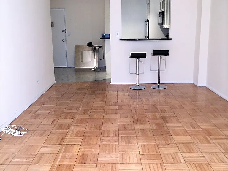 80 Park Ave #4H — Photo 4